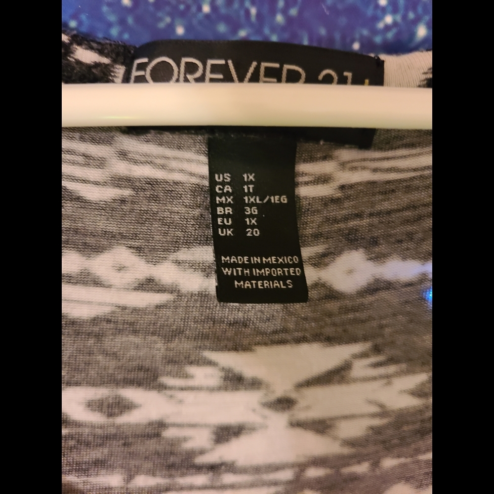 Tshirt - Picture 2 of 2